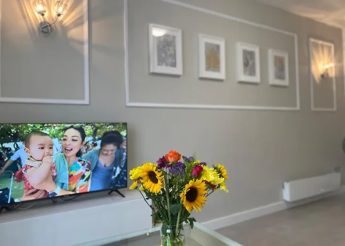 Stunning Apartment In Leeds- Financial District